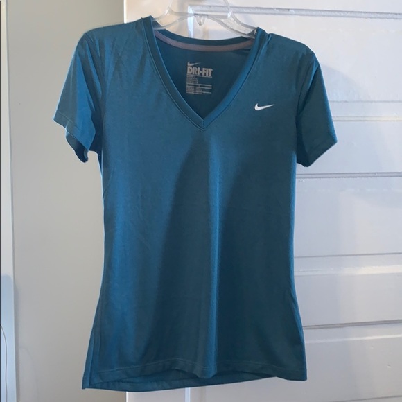 Nike Dri-Fit T-shirt - Picture 1 of 3